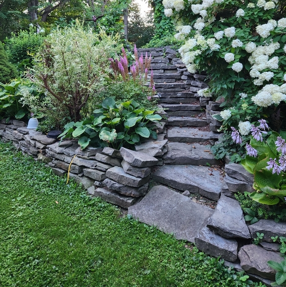 Meet your Posher, Kari - Picture 2 of 4